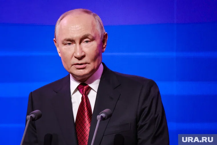 Путин прислал венок на церемонию прощания с Зуевым