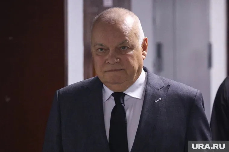 Дмитрий Киселев хочет взять интервью у Джо Байдена