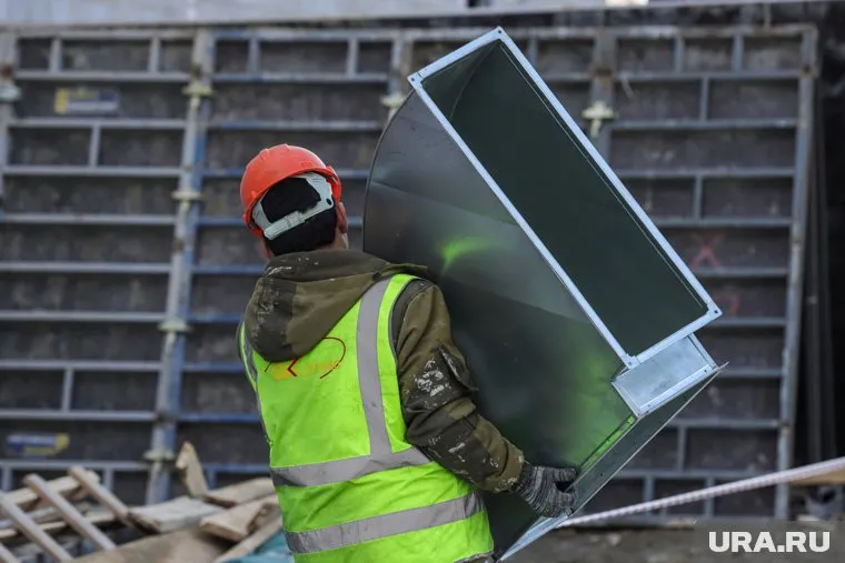 Мигрантам из восьми стран запретят работать по патентам на Ямале