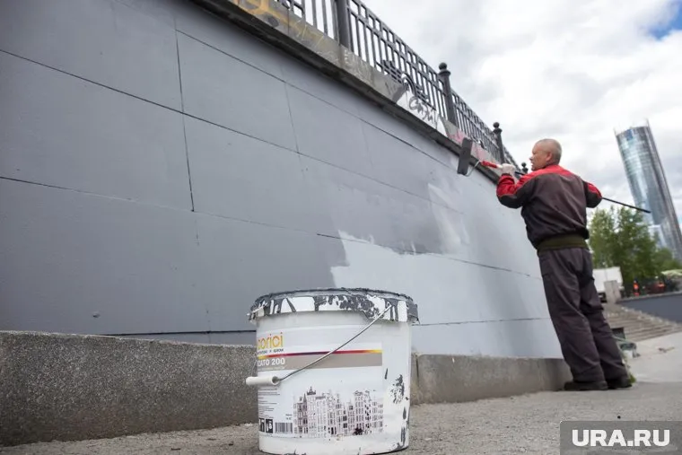 Граффити с украинской бабушкой закрасили спустя чуть больше недели