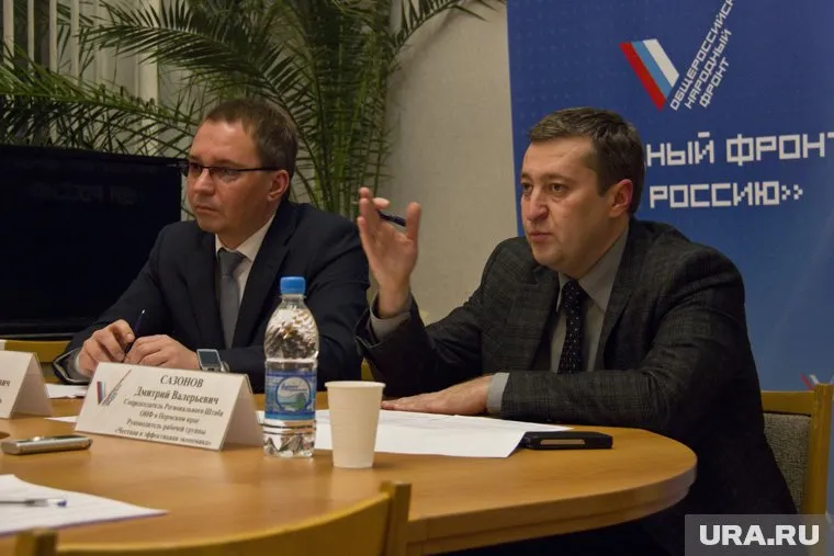 Дмитрий Сазонов (справа) планирует переизбраться в Госдуму по 61-му округу
