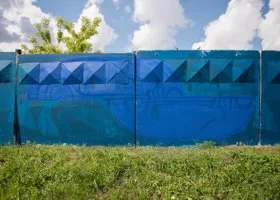 Школу-интернат на Ямале, где дети бьют учителей, спрячут за забором