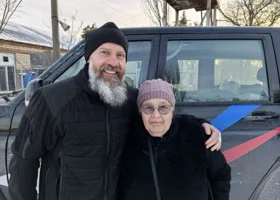 Челябинский депутат Госдумы Колесников встретился с самым опытным волонтером