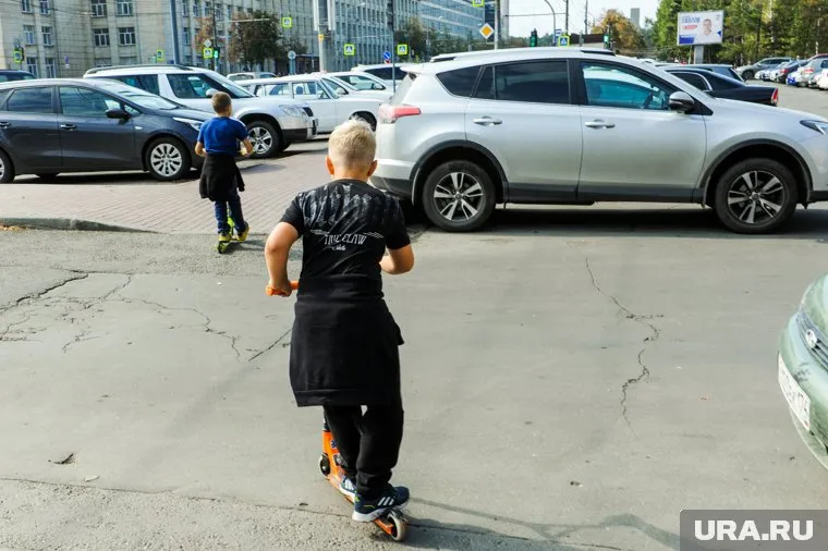 В среднем новые детские самокаты продаются по 3 700 рублей