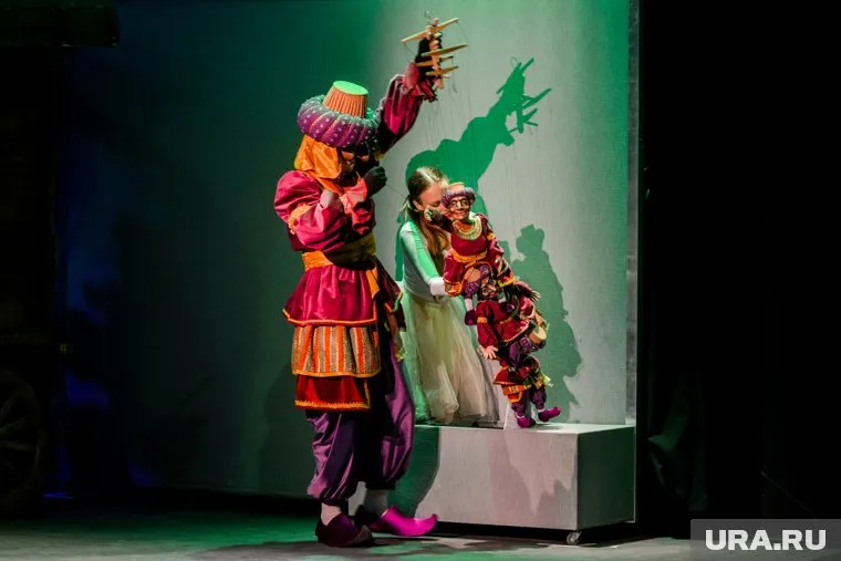 Алексей Текслер на открытии Театра кукол после капитального ремонта. Челябинск