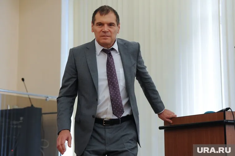 Суд разрешил погасить долги фонда Барышева