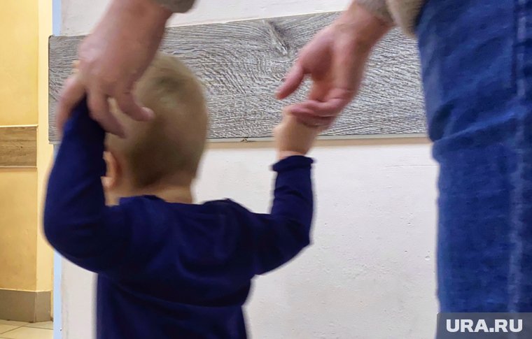 Врачи Сургута спасли жизнь младенца, проглотившего батарейку