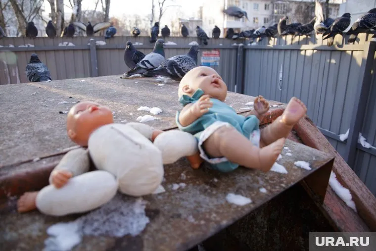 Жителям поселков Парма и Шестаки, куда добираются только по железной дороге, тоже предложили оплатить вывоз мусора