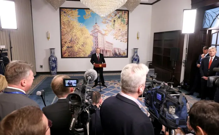 Владимир Путин ответил на вопросы представителей российских СМИ по итогам своего двухдневного государственного визита в КНР