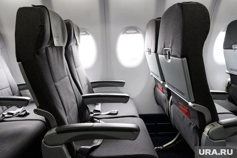 Неадекватного пассажира, задержавшего рейс в Турцию, вывели из самолета полицейские