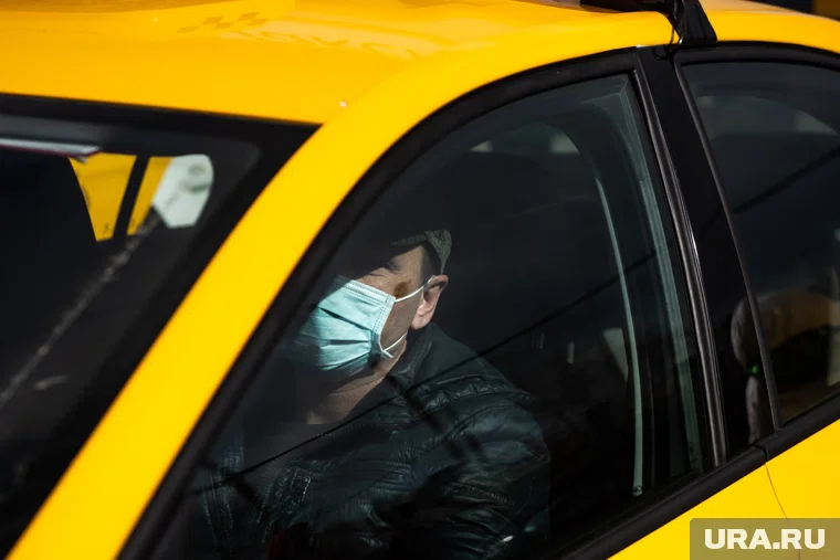 Таксистам удалось обмануть семерых человек