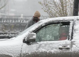 В ЯНАО усилили меры по очистке дорог после снегопада 