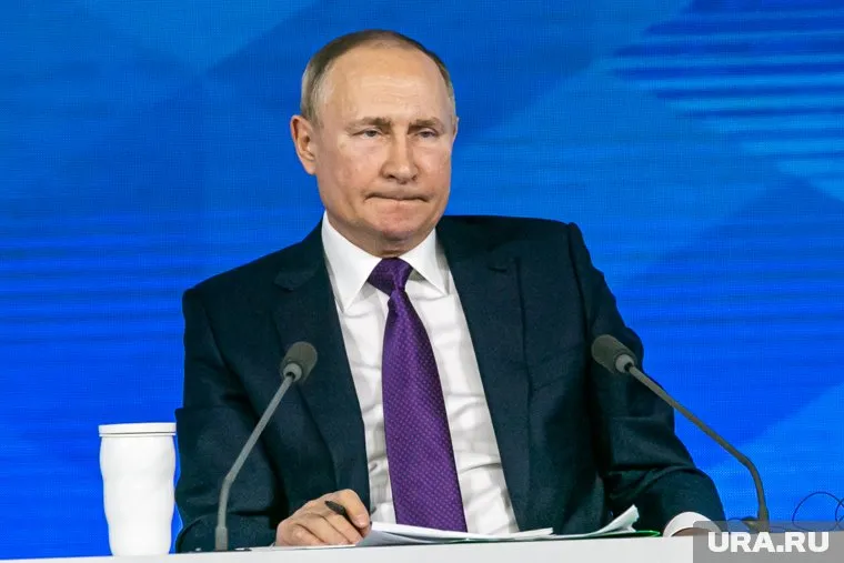 Владимир Путин провел телефонный разговор с Джо Байденом