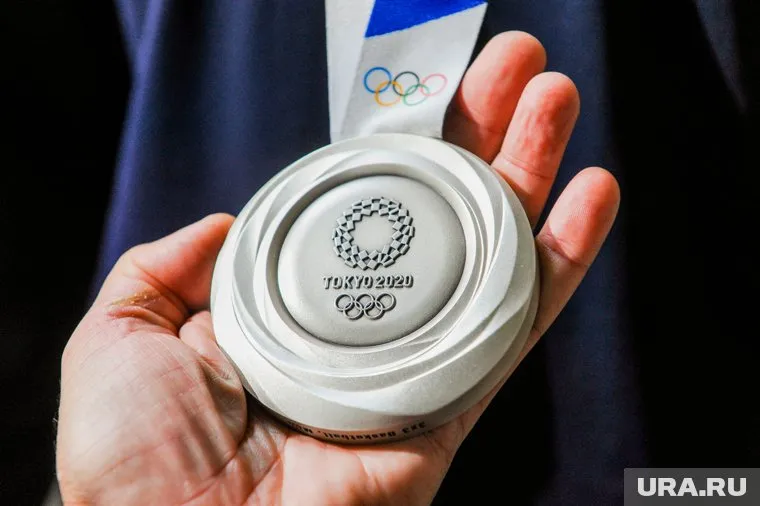 По мнению российских артистов, телеведущих и спортсменов, гимнастка Дина Аверина должна была занять в Токио не второе, а первое место