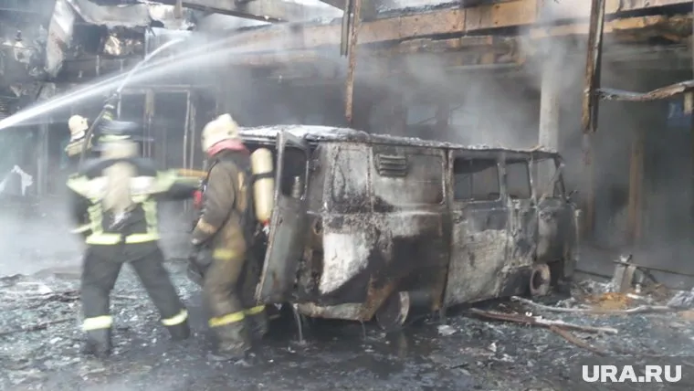 Пожарные предотвратили взрыв баллонов с газом