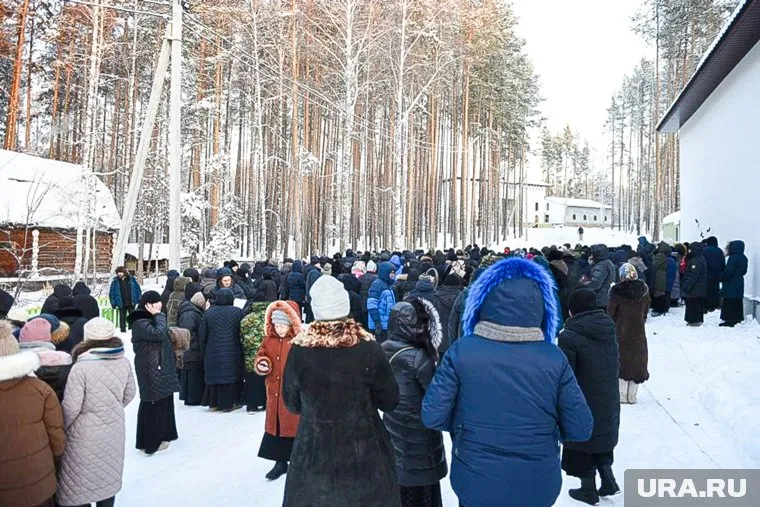 В свердловском монастыре собираются сторонники Сергия