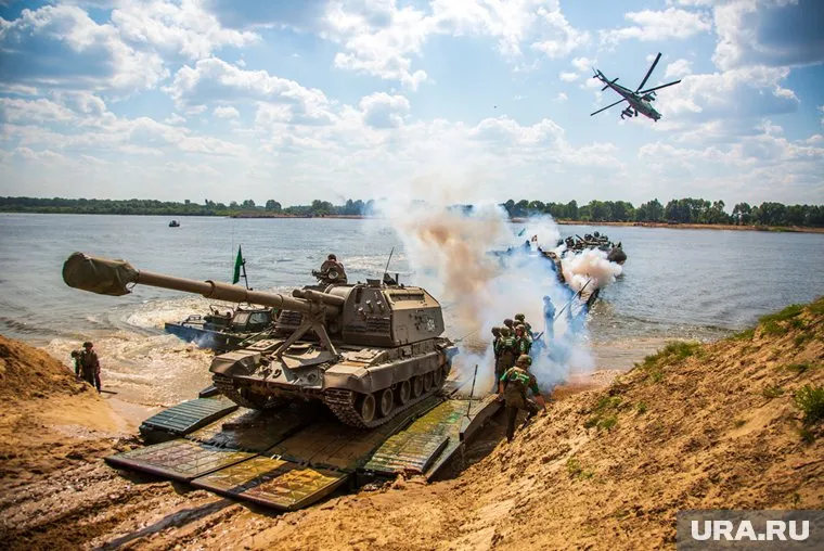 Российские войска вышли с правого берега Днепра, сообщают журналисты