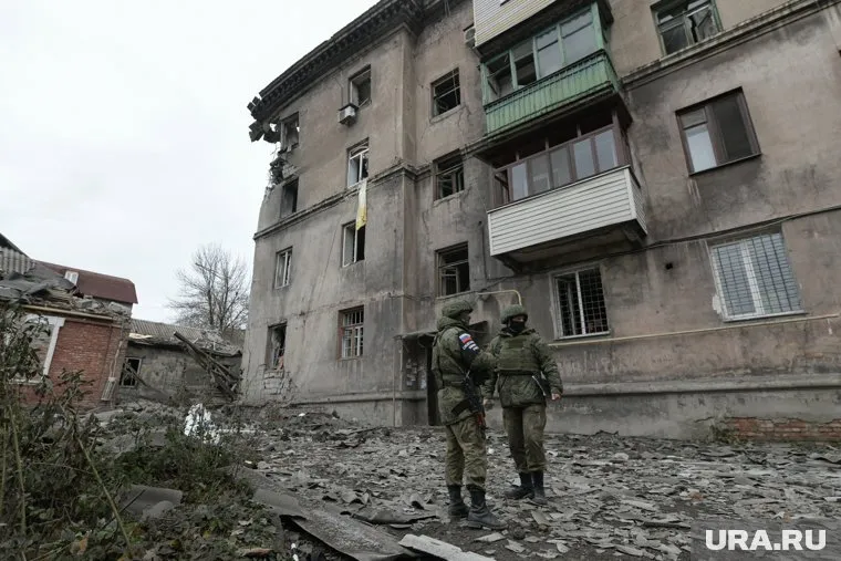 Солдаты ВС РФ были размещены в здании ПТУ Макеевки (архивное фото)