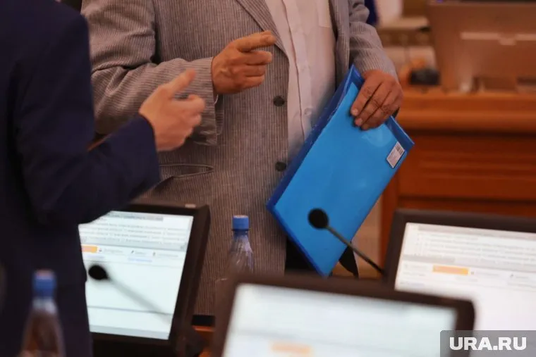 Депутат Госдумы считает, что чем меньше чиновников, тем лучше