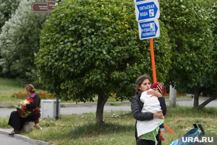 На границе остановились более 2000 человек