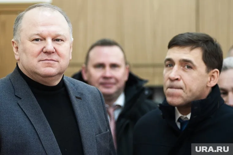 Николай Цуканов в образе строгого директора школы. Пара часов — и он переоденется в чиновника