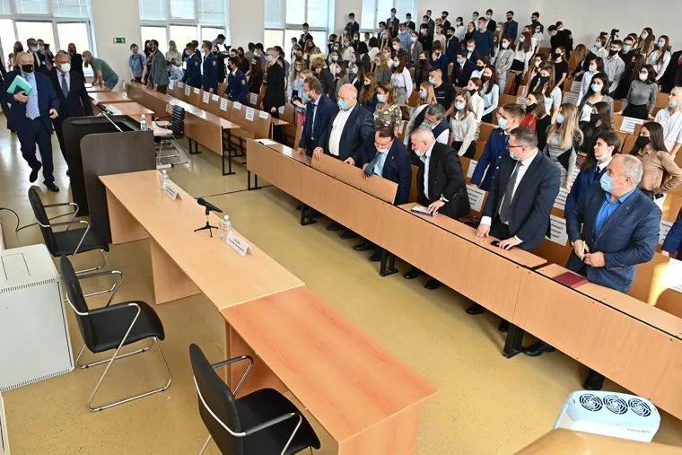 Крашенинников в УрГЮА. Необр