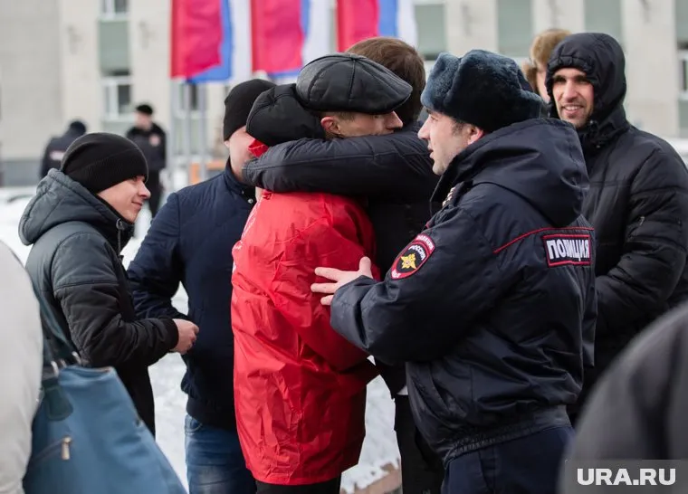 Митинг оппозиции проходит мирно