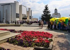 Торговые ряды и главная сцена: в Кургане полным ходом идет подготовка ко Дню города