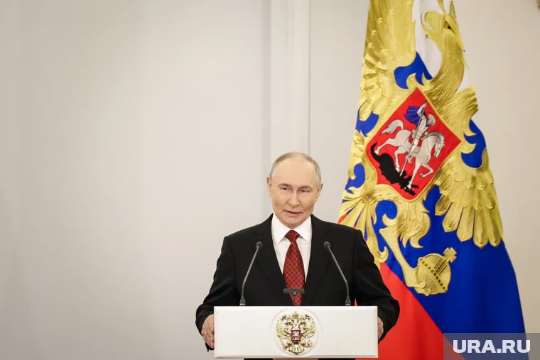 Владимир Путин наградил тюменца за заслуги в области транспорта