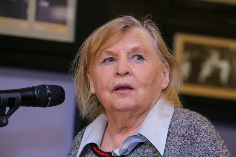 Гуляева впервые вышла на сцену МХТ более 70 лет назад