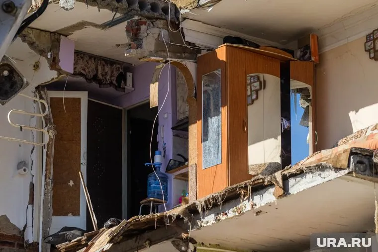 Власти Нижневартовска вызвали на место ЧП специалистов для оценки здания