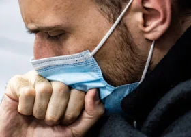 Главный терапевт Пермского края предупредила об опасности необычной пневмонии