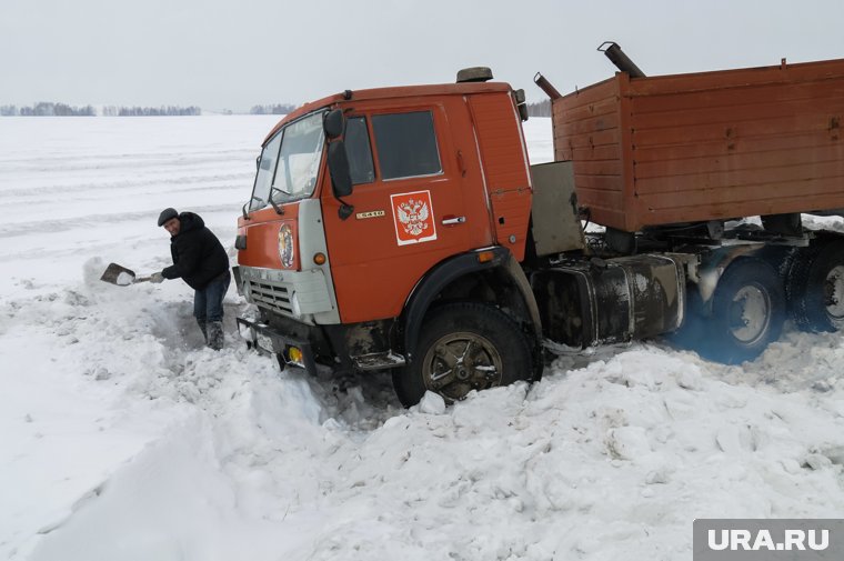 Два КАМАЗа столкнулись на трассе в ЯНАО, есть пострадавшие. Фото