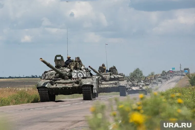 ВС РФ ввезли в Курскую область танки, экипажи готовы вести огонь по противнику (архивное фото)