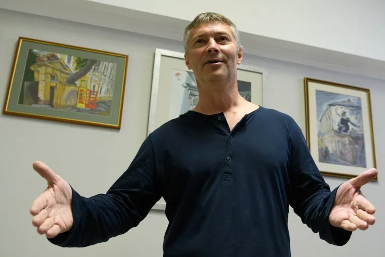 Комиссия по местному самоуправлению и внеочередное заседание гордумы Екатеринбурга, ройзман евгений, разводит руками