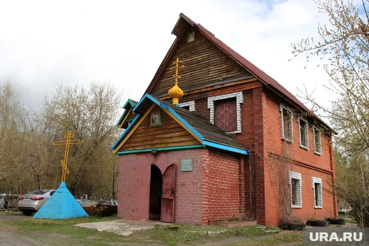 Епископ говорит, что почти не выходит из церкви-дома