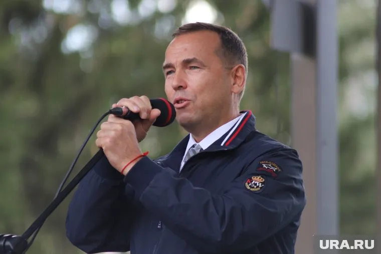 Курганский губернатор поздравил земляков с праздников и появился в русской рубахе