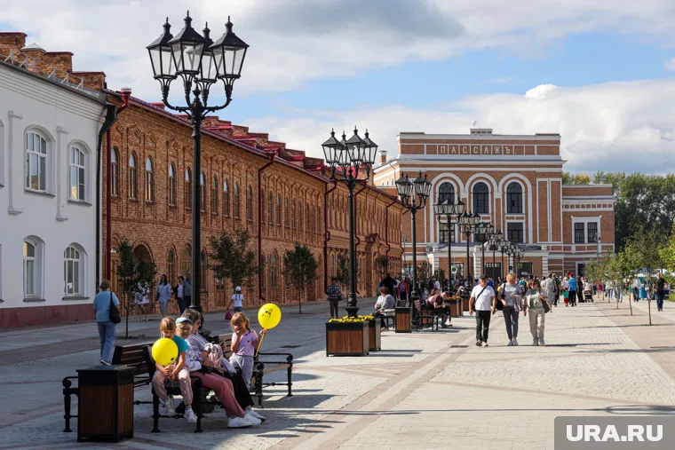 По Ирбиту приятно погулять пешком - здесь сохранилось много красивых исторических зданий