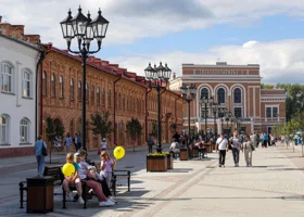 Шедевры мировой живописи, манси и мотоциклы: чем славится ярмарочная столица Урала