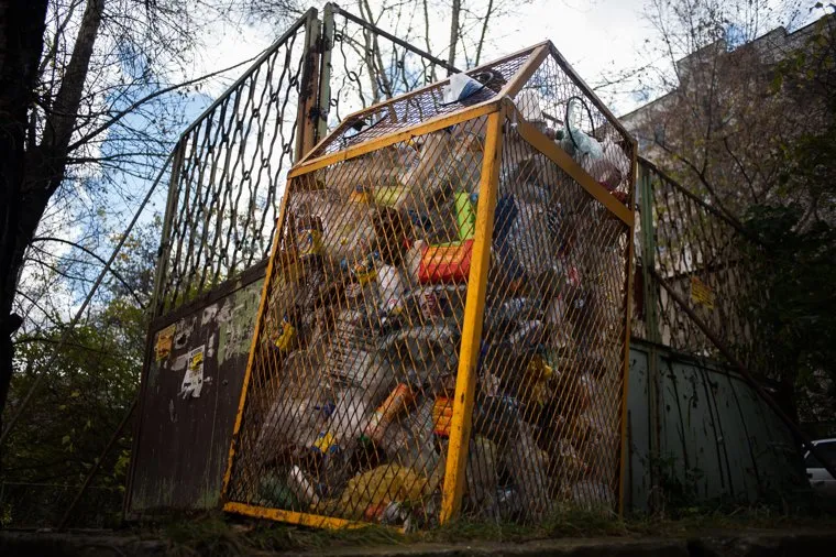 Виды Екатеринбурга, отходы, бутылки, сортировка мусора, пластик, мусорка