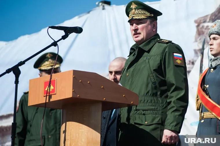 Приказа об отстранении Александра Лапина, с первых дней СВО находящегося на передовой, нет, уточнил источник