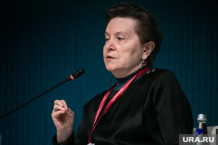 Губернатор ХМАО Наталья Комарова была недовольна пожаром в аварийной деревяшке Нефтеюганска