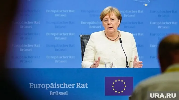 Отказ от российского газа стал большим ударом для Германии, заявила Меркель