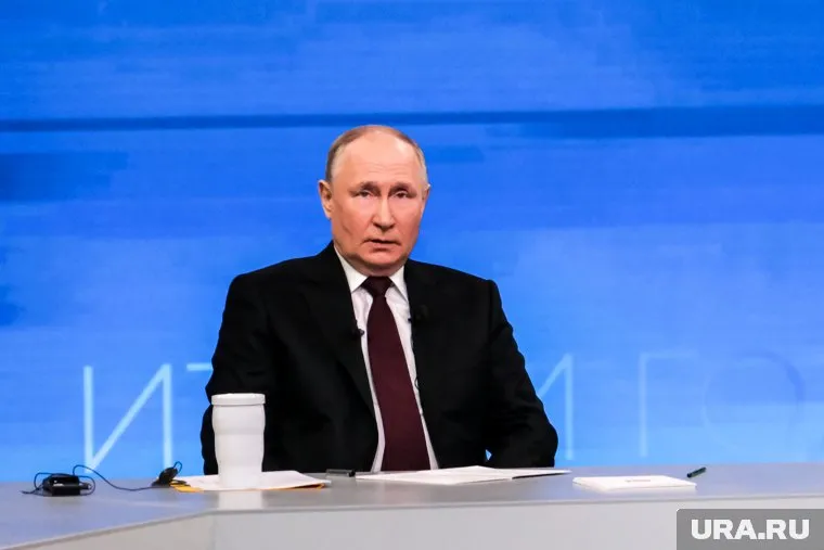 Владимир Путин провел прямую линию