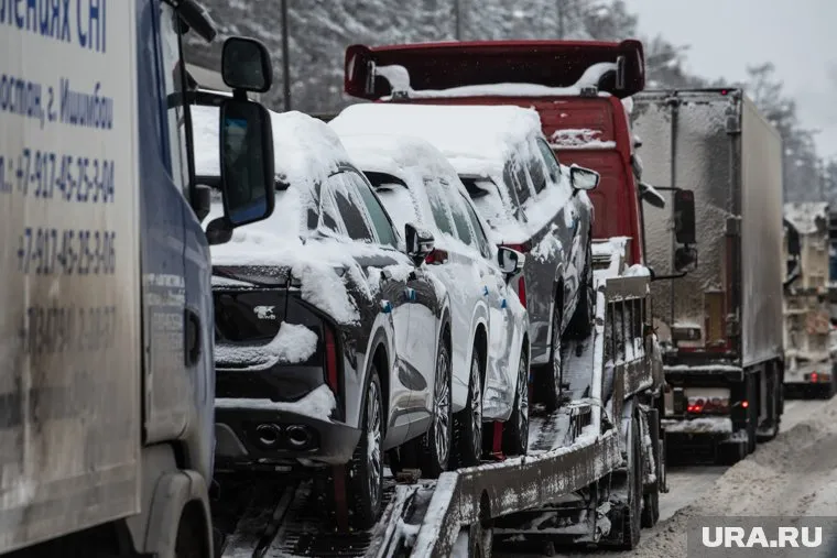 Пробка в основном состоит из большегрузов