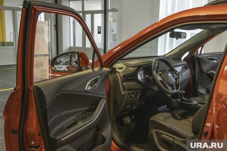 Минпромторг РФ определится с автомобилями для российских чиновников с помощью конкурса