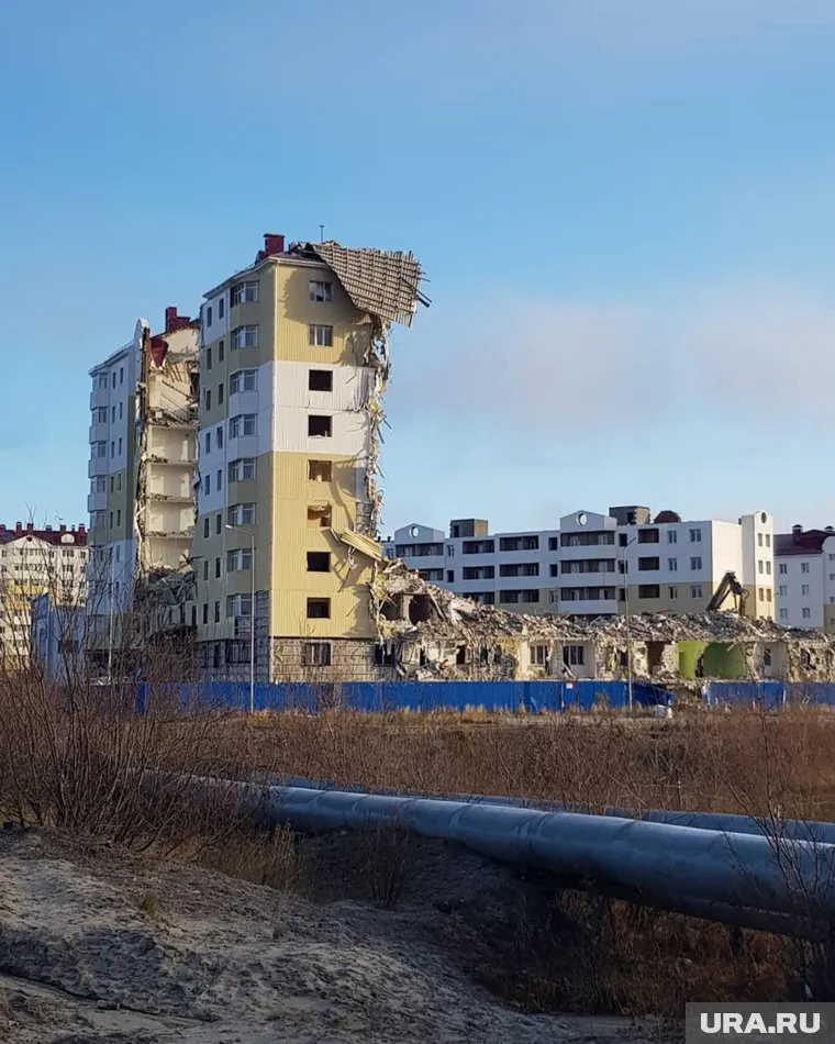 Люди получили квартиры в новостройке по программе переселения из ветхого жилья, но дом признали аварийным через три года