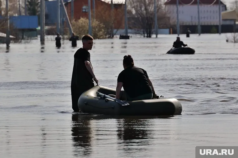 Уровень воды снизился на 13 сантиметров за 12 часов