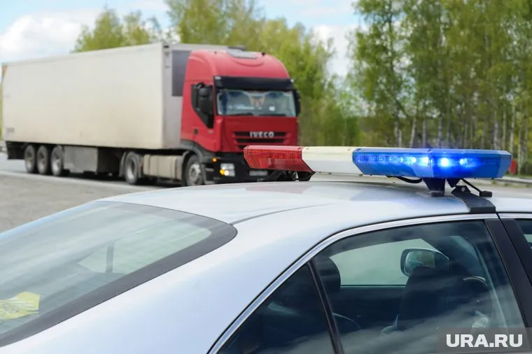 Полицейские разбираются в обстоятельствах смертельной аварии