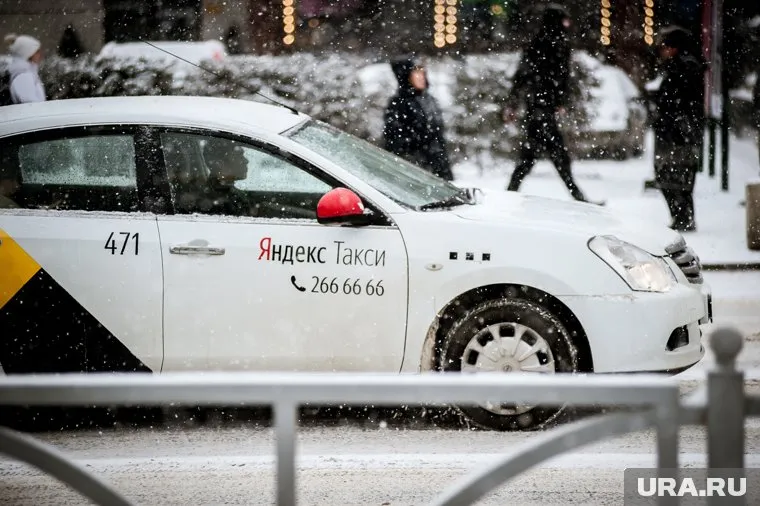 В Екатеринбурге сервисы такси работают по обычным ценам в день бойкота